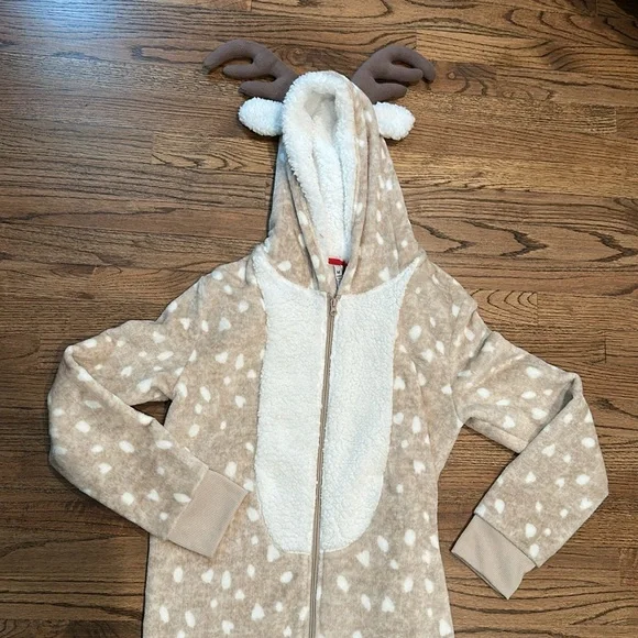 JACYLN INTIMATES- deer onesie. Size M - Picture 2 of 10